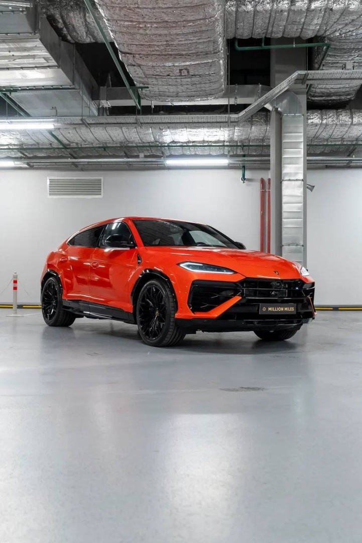 Lamborghini Urus (2025г Бензин 799л/с 4л)
