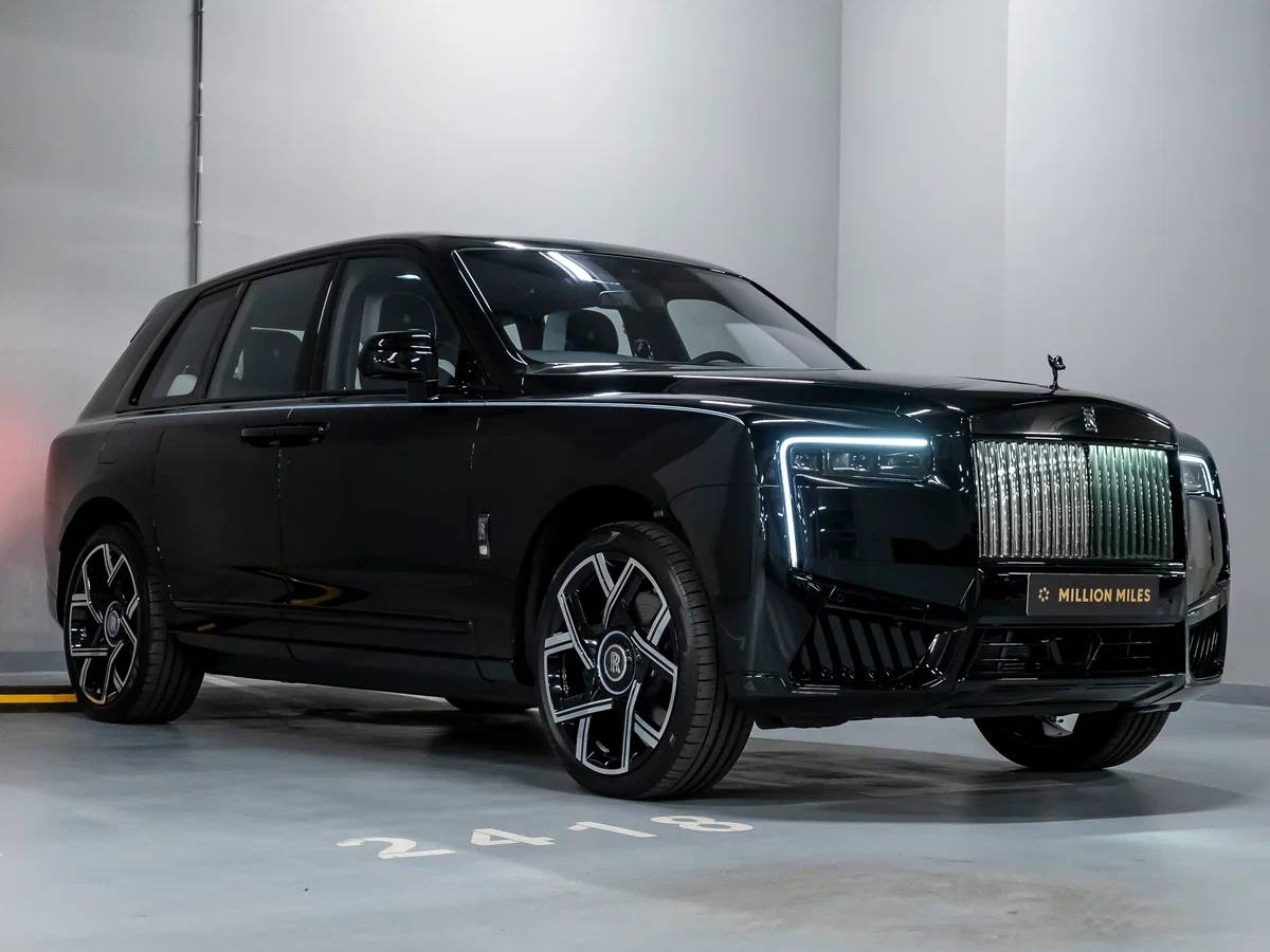 Rolls-Royce Cullinan Black Badge (2025г Бензин 600л/с 6.75л)